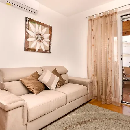 Apartment Adele