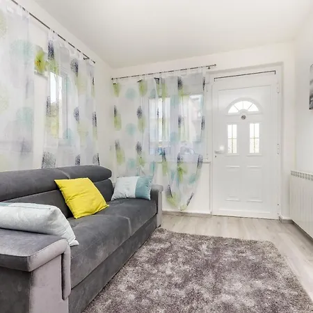 Apartment Adele Srima