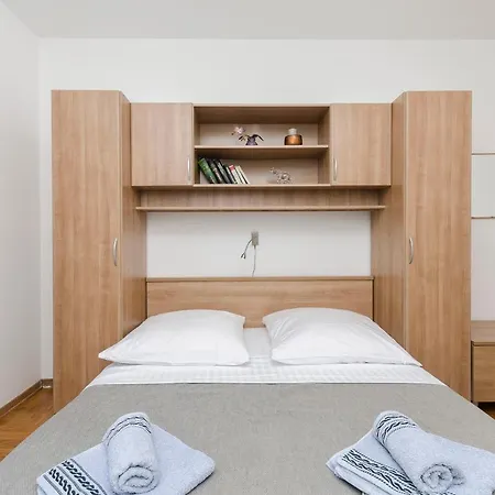 Apartment Adele Srima