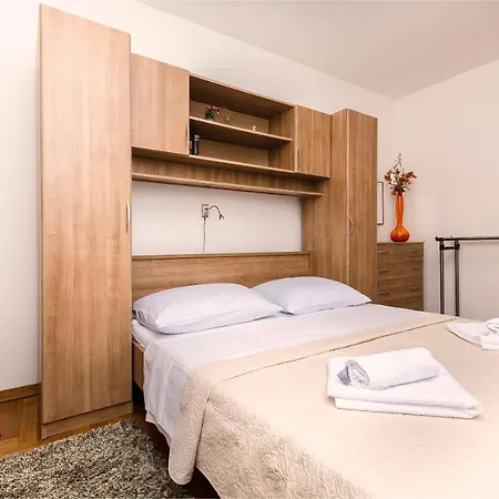 아파트 Adele 스리마