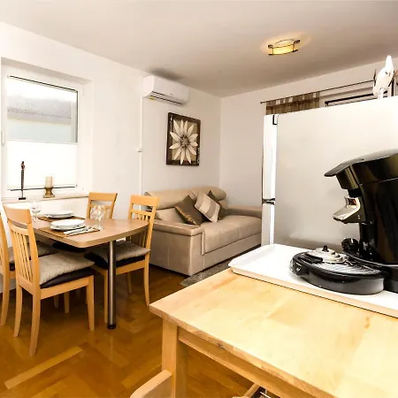 아파트 Adele 스리마