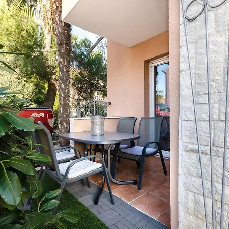 아파트 Adele 스리마